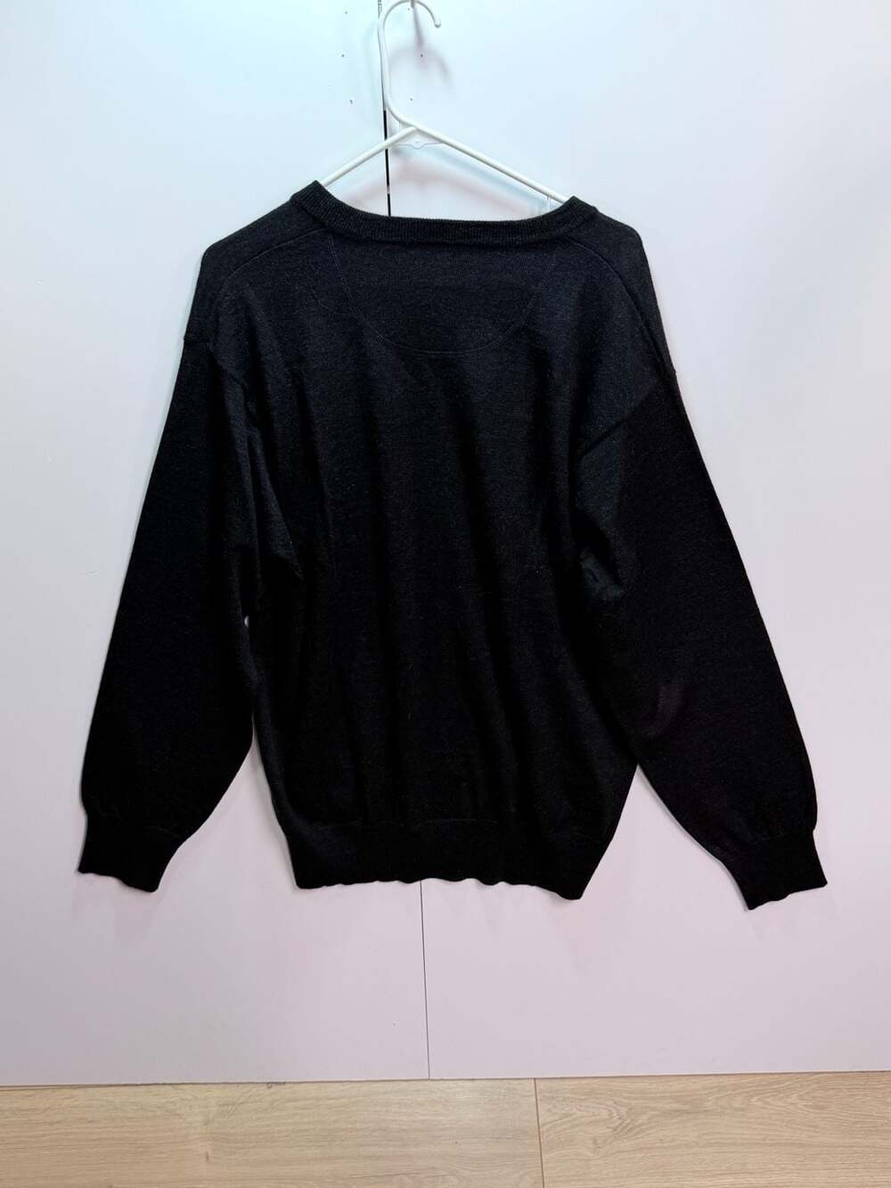 Orvis Men's Wool V-Neck Sweater Black Size Large - Picture 2 of 4